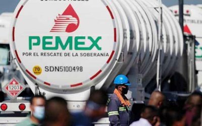 AMLO decreta reducir carga fiscal de Pemex